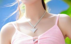 封杀一年后内娱这女神归来了，，人人色人人操精品正在线，王俊凯被曝疑似混夜店事务室紧要辟谣他和杨柳杨幂的瓜又被提王俊凯被曝疑似混夜店事务室紧要辟谣她和杨柳杨幂的瓜又被提