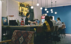 英国留学小姐姐做咖啡店,打造温馨英伦风咖啡馆