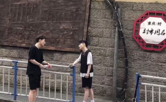 热心群众吃瓜网,岑巩县西瓜基地“吃瓜群众”尝甜头
