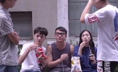 热心群众吃瓜网,岑巩县西瓜基地“吃瓜群众”尝甜头