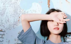 小姐姐喝咖啡自拍照图片,小姐姐的自拍瞬间