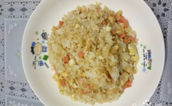 小姐姐吃火腿鸡蛋炒饭吗,小姐姐的美食日常